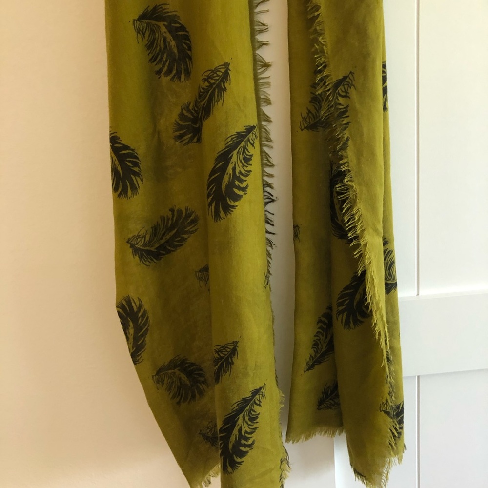 Feather scarf 🧣 - Picture 2 of 2
